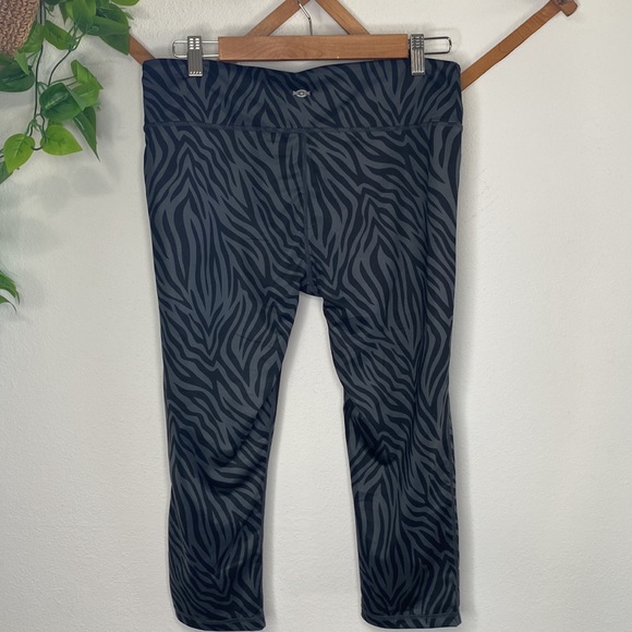 inner spirit animal print crop leggings Large - Picture 5 of 11